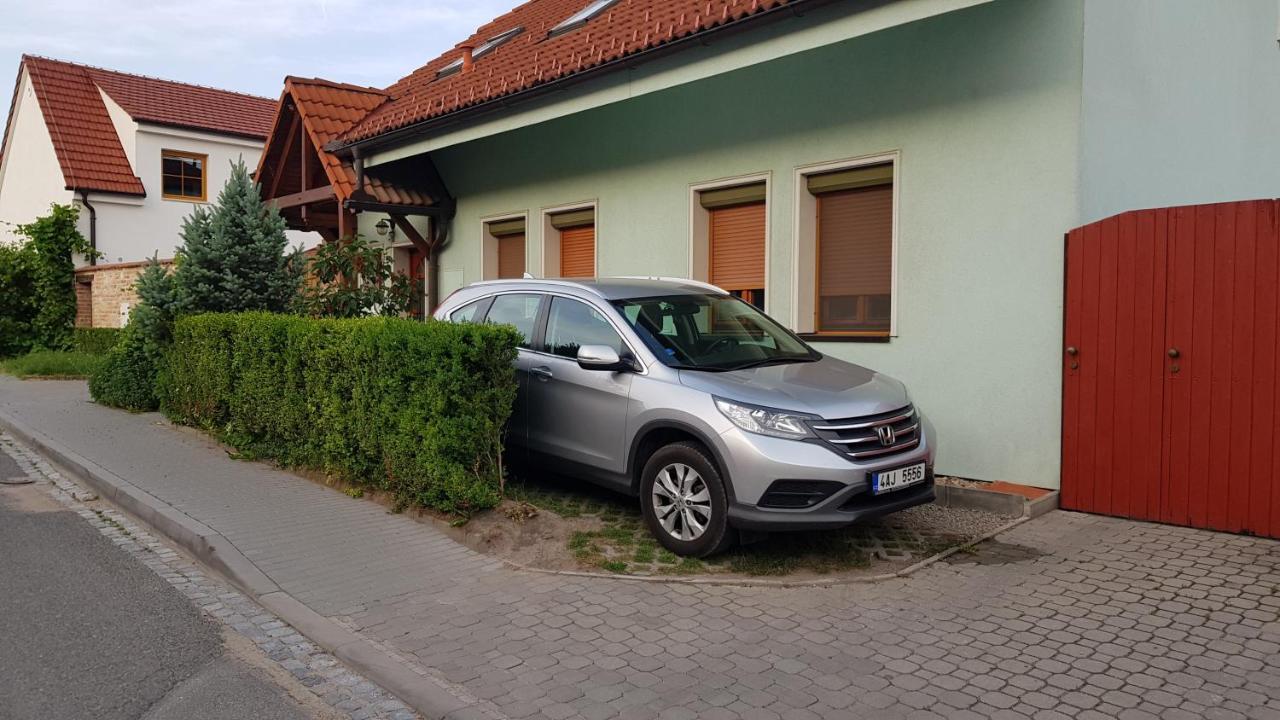 Apartman A Ubytovani U Machu มิคูลอฟ ภายนอก รูปภาพ